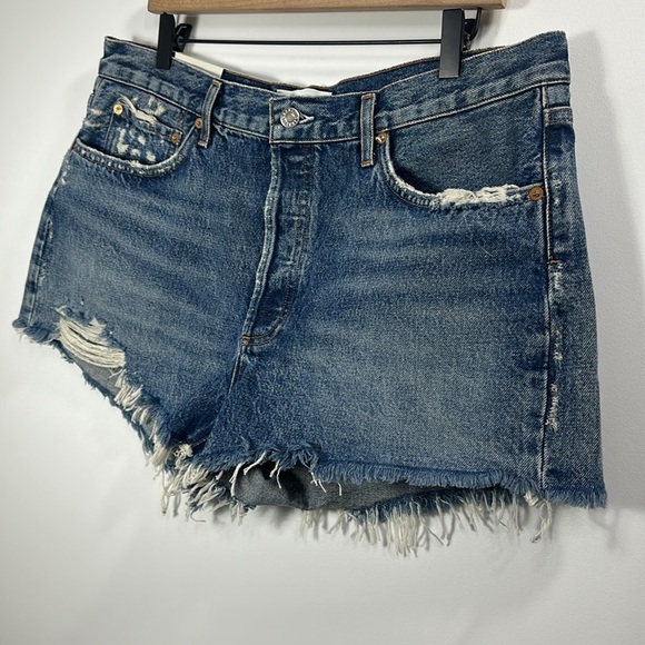 AGOLDE Parker cut off button fly denim distressed shorts size 32. NWT. - Picture 2 of 9